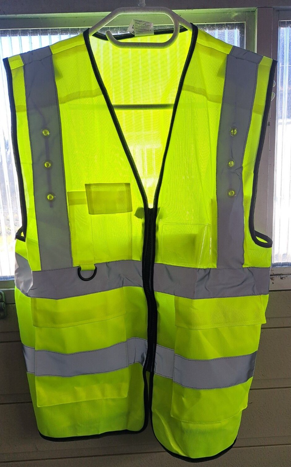 KWmobile, LED Weste mit Taschen Größe L